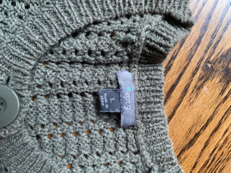 crochet knit buttoned cardigan buttoned