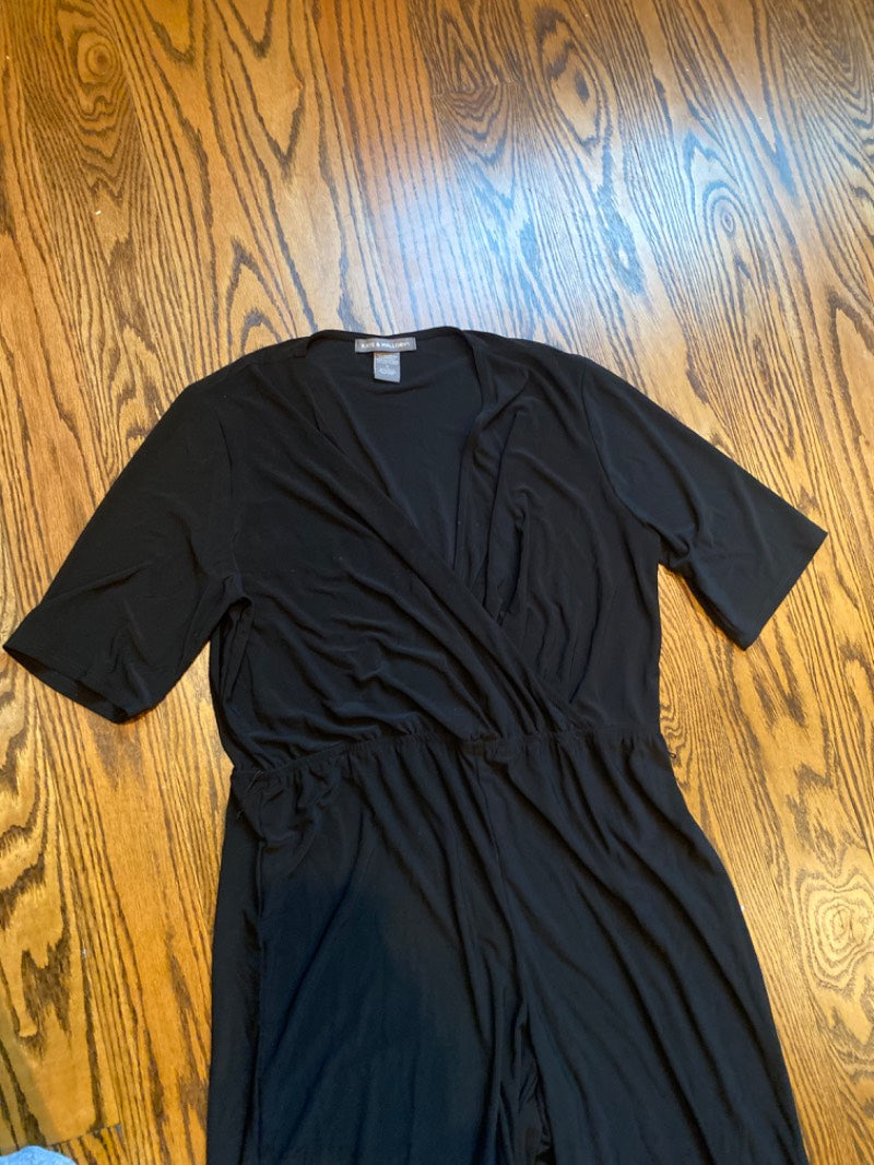 black jumpsuit for brunch with the girlies