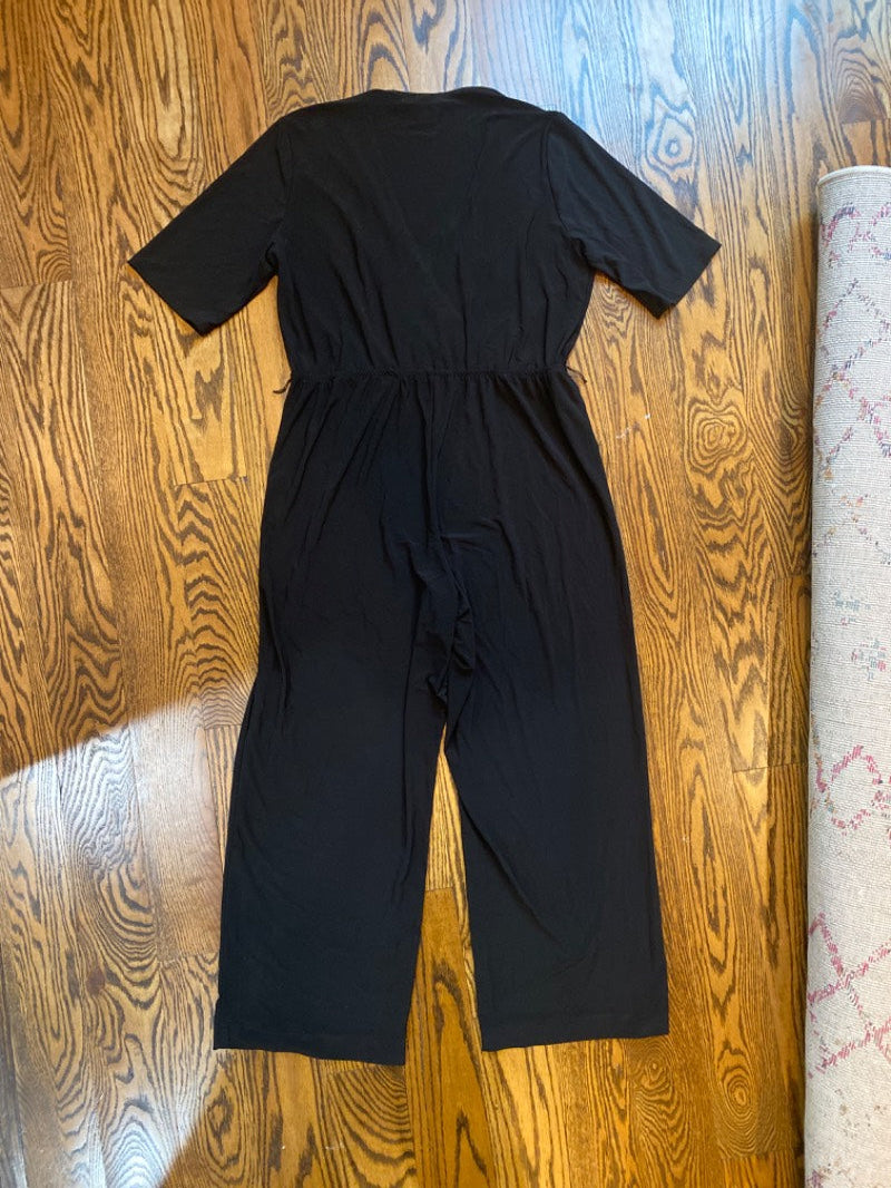 black jumpsuit for brunch with the girlies