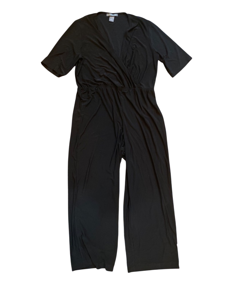 black jumpsuit for brunch with the girlies