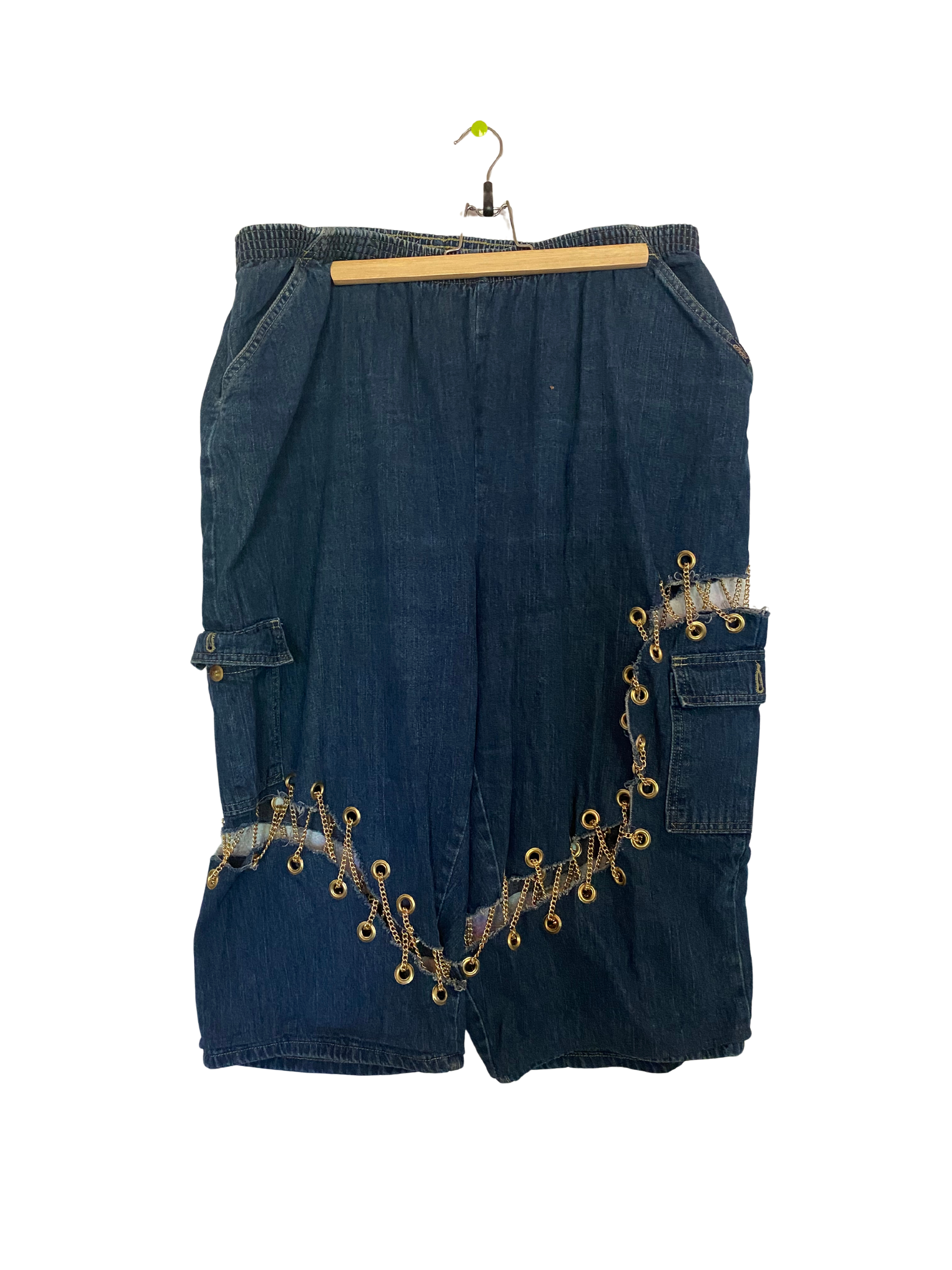 baggy denim jorts with chains for a baddie